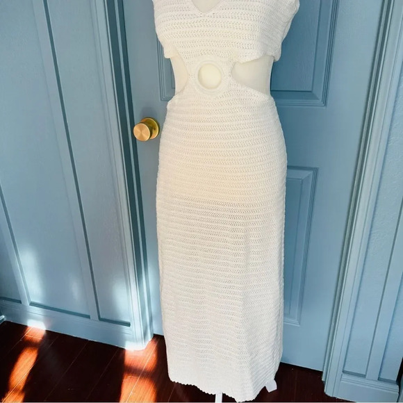 New Devon Windsor Sonya Crochet Cream Cutout Midi Dress - Picture 6 of 15